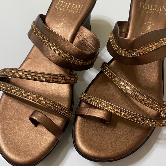🔴4 for $25🔴 ITALIAN SHOEMAKERS Sandals - Picture 7 of 7